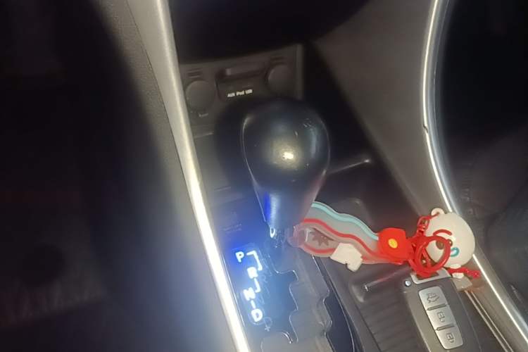Used Hyundai Sonata 2014 2.0L Automatic Luxury Edition Gear Lever