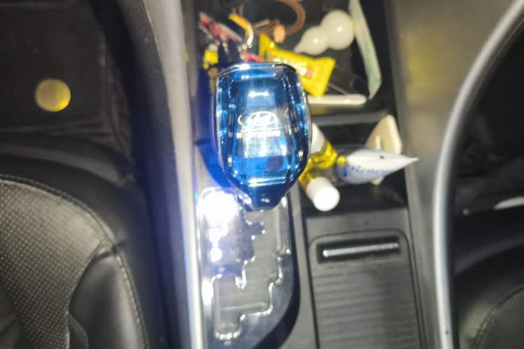 Used Hyundai Sonata 2014 2.0L Automatic Luxury Edition Gear Lever