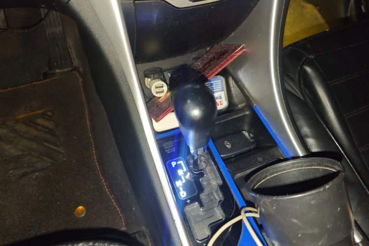 Used Hyundai Sonata 2014 2.4L Automatic Leading Edition China IV Standard Gear Lever