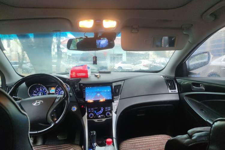 Used Hyundai Sonata 2014 2.4L Automatic Luxury Version China IV Standard Headliner