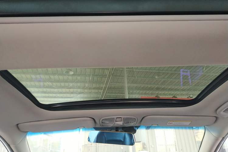 Used Hyundai Sonata 2014 2.4L Automatic Luxury Version China V Standard Headliner