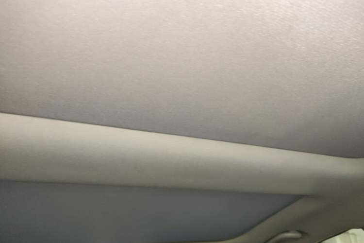 Used Hyundai Sonata 2014 2.4L Automatic Luxury Version China IV Standard Headliner