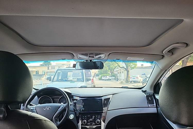 Used Hyundai Sonata 2014 2.0L Automatic Luxury Edition Headliner