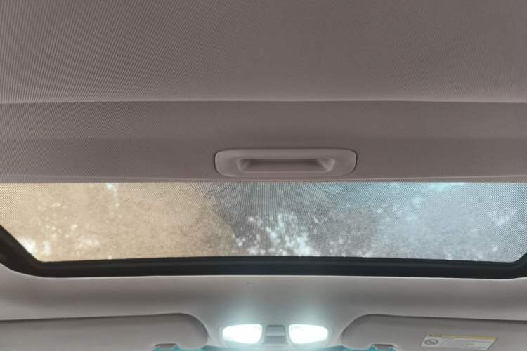 Used Hyundai Sonata 2014 2.0L Automatic Luxury Edition Headliner