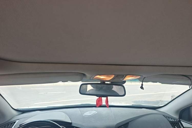 Used Hyundai Sonata 2014 2.4L Automatic Luxury Version China IV Standard Headliner