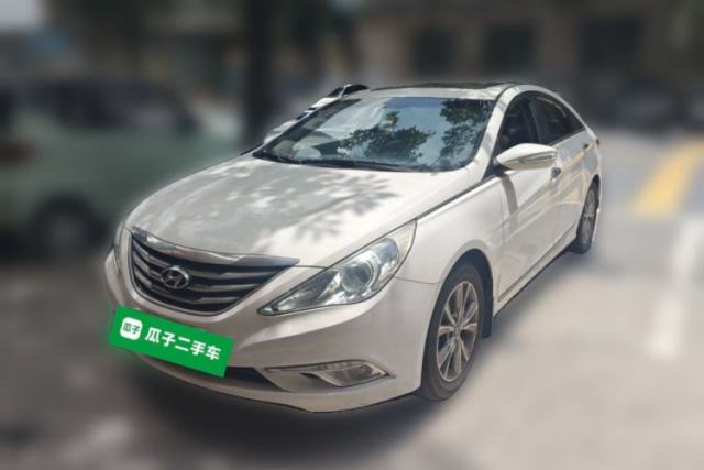 Ojetý Hyundai Sonata 2014 2.0L Automatic Luxury Edition