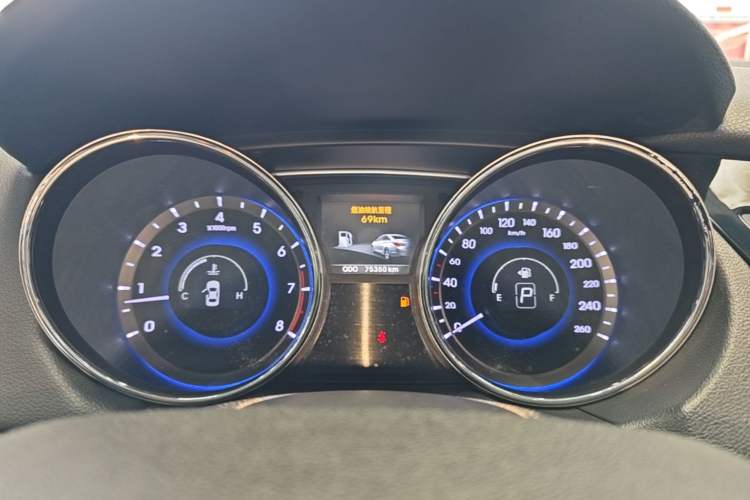 Used Hyundai Sonata 2014 2.4L Automatic Leading Edition China V Standard Instrument Cluster