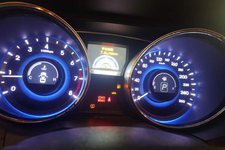 Used Hyundai Sonata 2014 2.4L Automatic Luxury Version China IV Standard Instrument Cluster