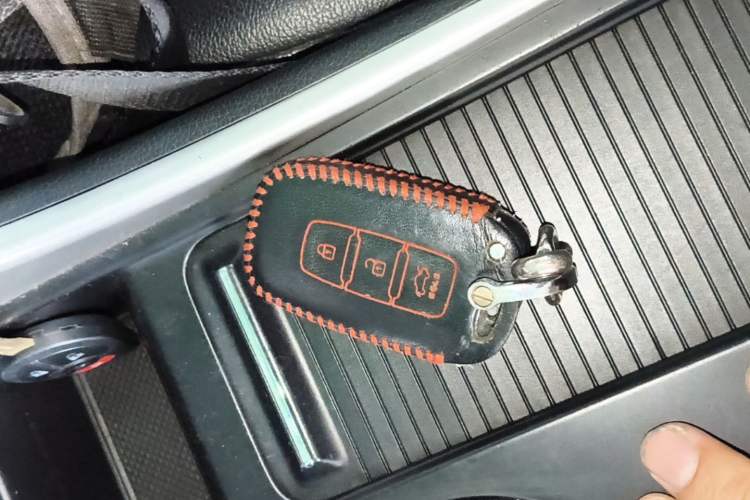 Used Hyundai Sonata 2014 2.0L Automatic Luxury Edition Interior 1