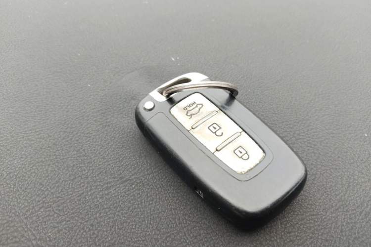 Used Hyundai Sonata 2014 2.4L Automatic Leading Edition China IV Standard Interior 1