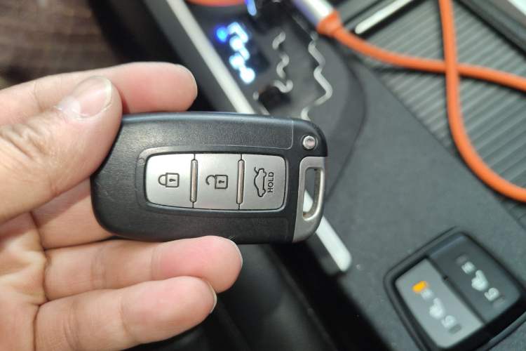 Used Hyundai Sonata 2014 2.0L Automatic Luxury Edition Interior 1