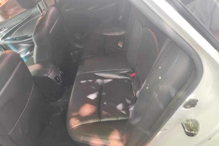 Used Hyundai Sonata 2014 2.0L Automatic Luxury Edition Interior 1