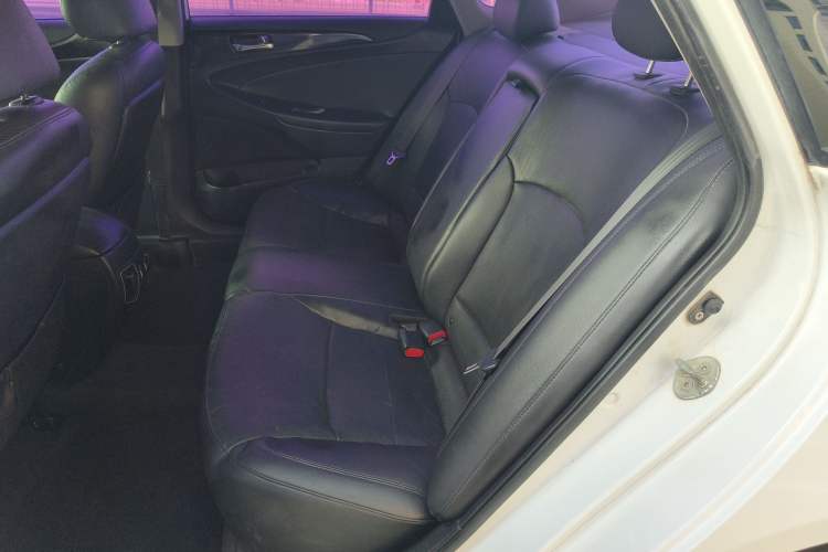 Used Hyundai Sonata 2014 2.0L Automatic Luxury Edition Interior 1