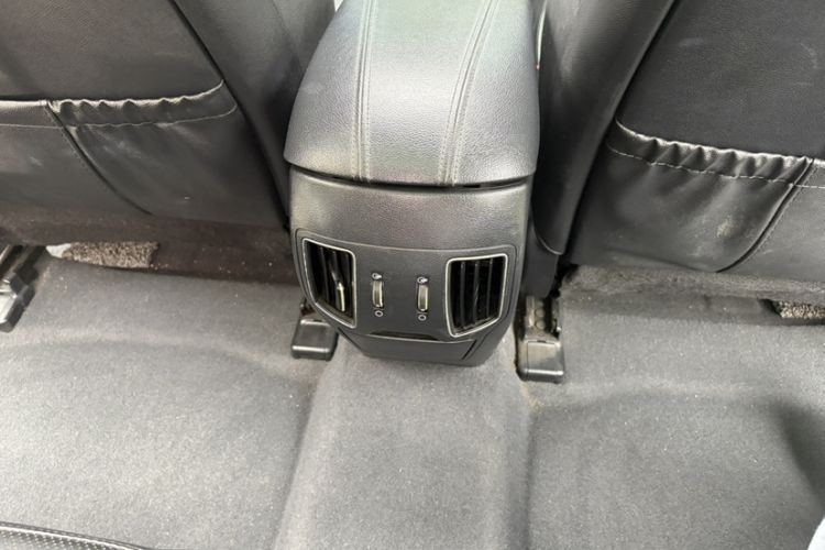 Used Hyundai Sonata 2014 2.4L Automatic Leading Edition China IV Standard Interior 10