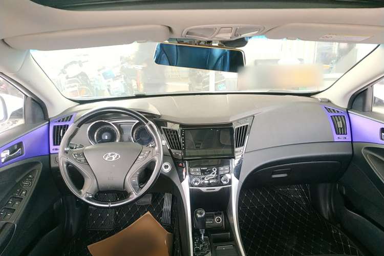 Used Hyundai Sonata 2014 2.4L Automatic Luxury Version China V Standard Interior 2