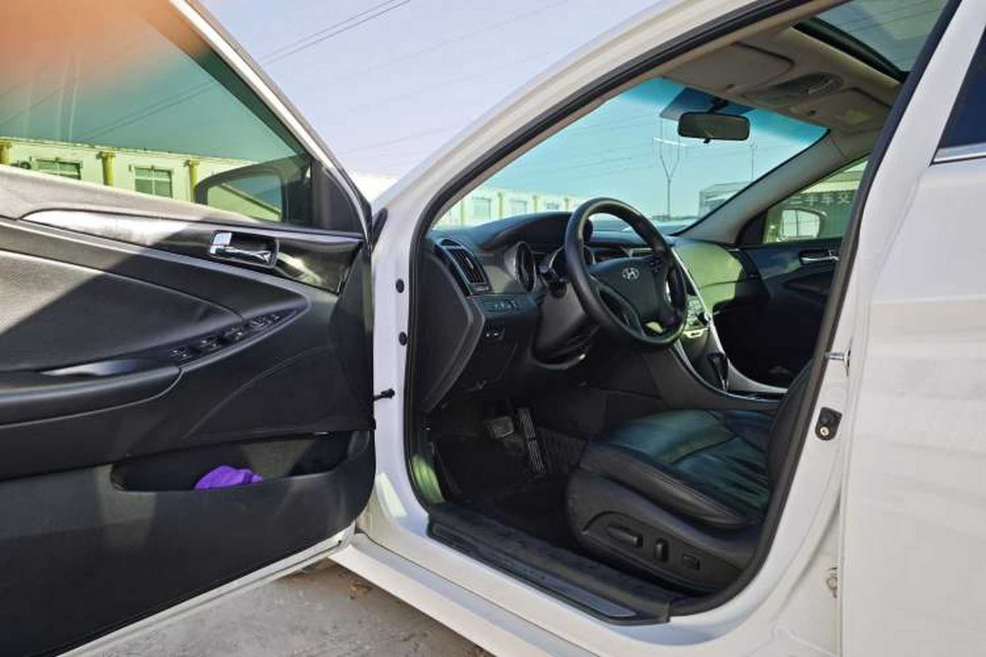 Used Hyundai Sonata 2014 2.4L Automatic Leading Edition China IV Standard Interior 2