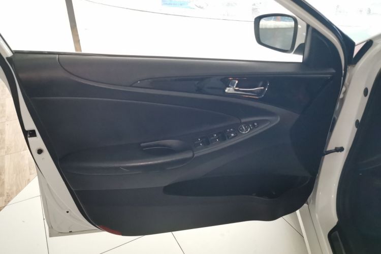 Used Hyundai Sonata 2014 2.0L Automatic Luxury Edition Left Front Door Interior
