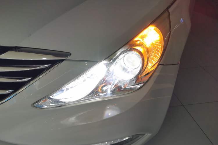Used Hyundai Sonata 2014 2.0L Automatic Luxury Edition Left Front Headlight