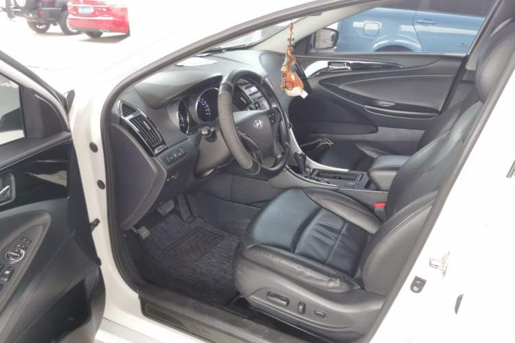 Used Hyundai Sonata 2014 2.0L Automatic Luxury Edition Left Front Seat