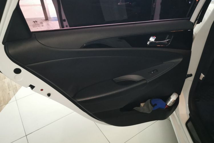 Used Hyundai Sonata 2014 2.0L Automatic Luxury Edition Left Rear Door Interior