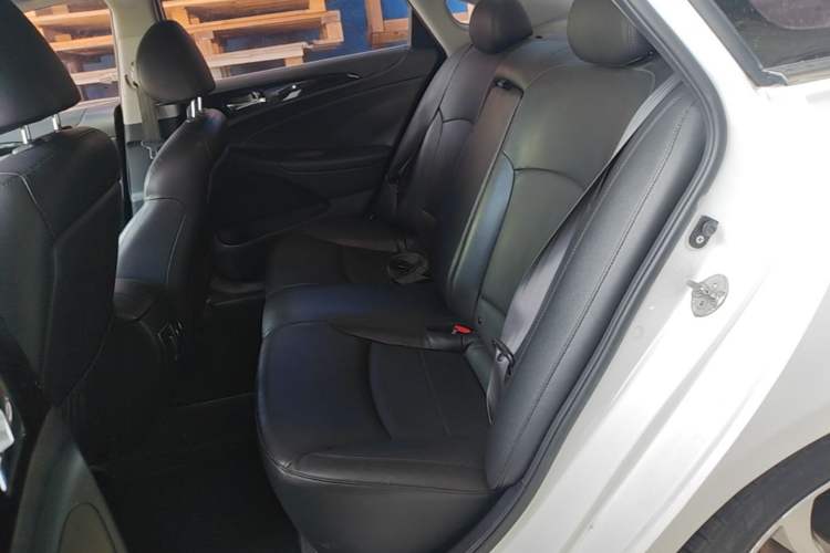 Used Hyundai Sonata 2014 2.4L Automatic Luxury Version China V Standard Left Rear Seat