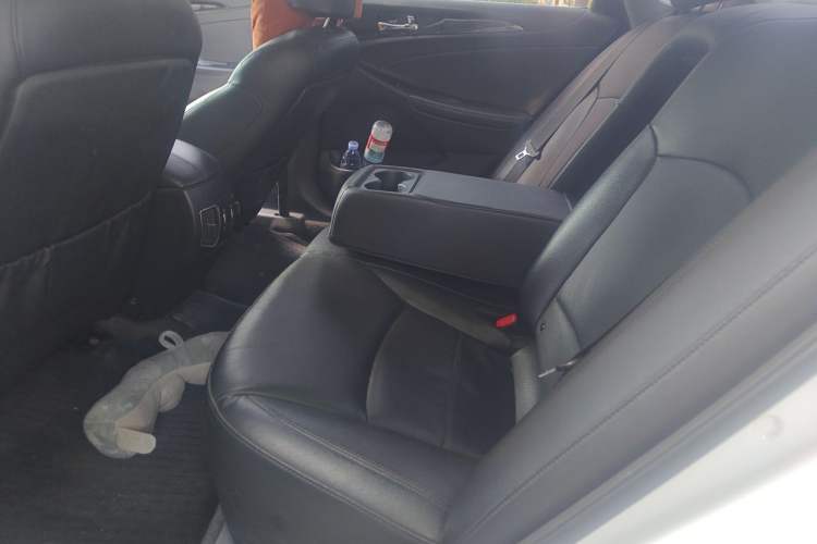Used Hyundai Sonata 2014 2.4L Automatic Leading Edition China IV Standard Left Rear Seat
