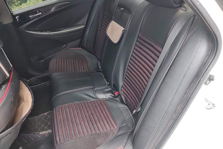 Used Hyundai Sonata 2014 2.4L Automatic Leading Edition China IV Standard Left Rear Seat