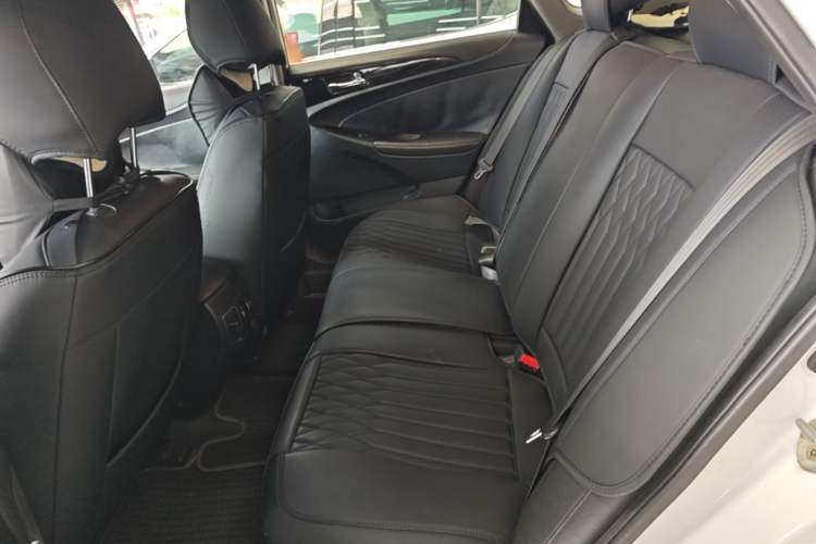 Used Hyundai Sonata 2014 2.4L Automatic Leading Edition China V Standard Left Rear Seat