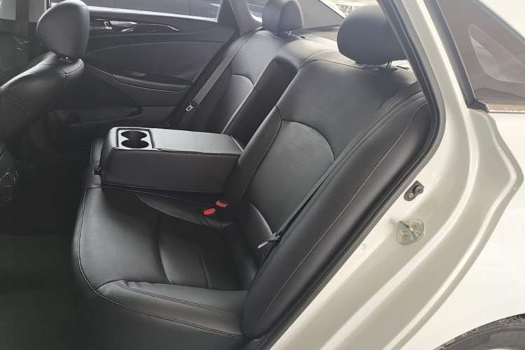 Used Hyundai Sonata 2014 2.0L Automatic Luxury Edition Left Rear Seat