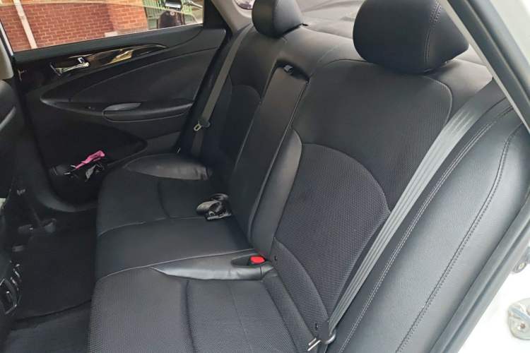 Used Hyundai Sonata 2014 2.4L Automatic Luxury Version China V Standard Left Rear Seat