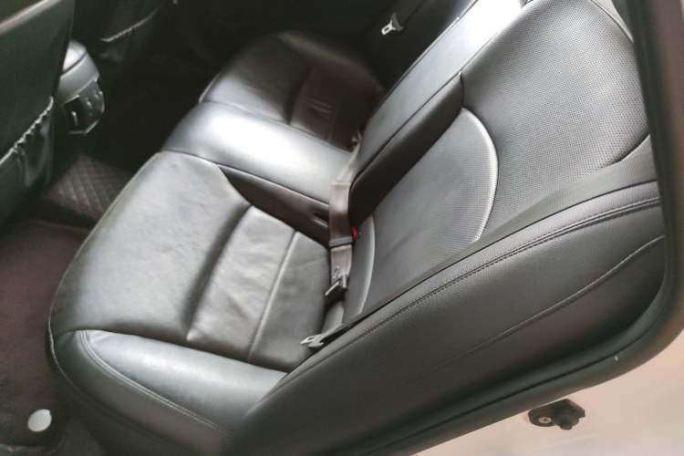 Used Hyundai Sonata 2014 2.4L Automatic Leading Edition China IV Standard Left Rear Seat