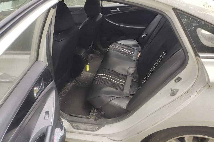 Used Hyundai Sonata 2014 2.4L Automatic Leading Edition China IV Standard Left Rear Seat