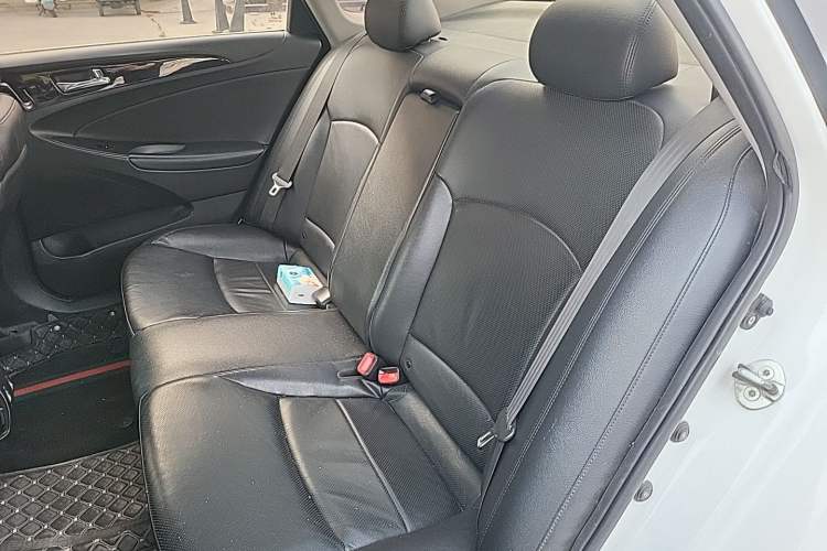 Used Hyundai Sonata 2014 2.0L Automatic Luxury Edition Left Rear Seat