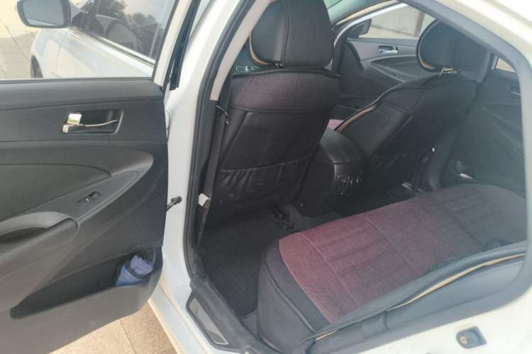 Used Hyundai Sonata 2014 2.4L Automatic Luxury Version China IV Standard Left Rear Seat