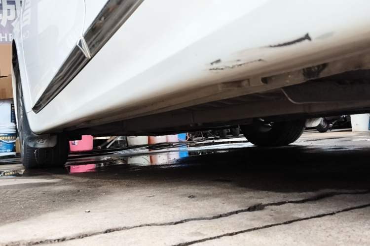 Used Hyundai Sonata 2014 2.0L Automatic Luxury Edition Left Side Sill