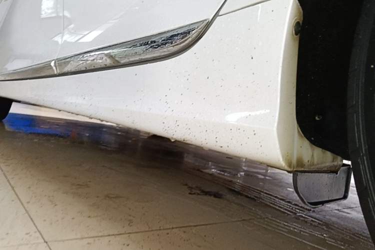 Used Hyundai Sonata 2014 2.0L Automatic Luxury Edition Left Side Sill