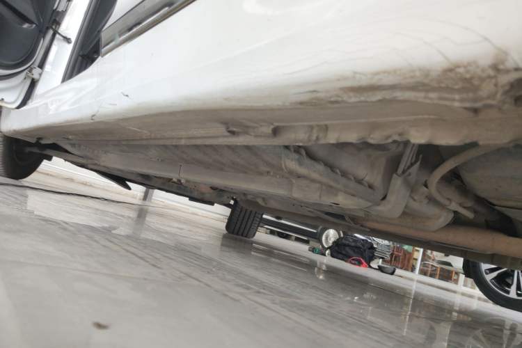 Used Hyundai Sonata 2014 2.0L Automatic Luxury Edition Left Side Sill