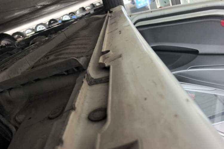 Used Hyundai Sonata 2014 2.0L Automatic Prestige Edition Left Side Sill