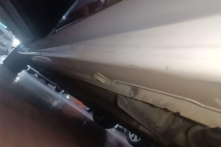 Used Hyundai Sonata 2014 2.0L Automatic Luxury Edition Left Side Sill