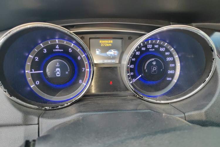 Used Hyundai Sonata 2014 2.0L Automatic Prestige Edition Odometer Close Up