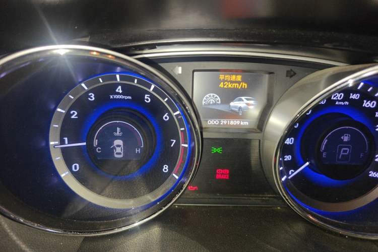 Used Hyundai Sonata 2014 2.4L Automatic Luxury Version China V Standard Odometer Close Up