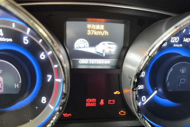 Used Hyundai Sonata 2014 2.0L Automatic Luxury Edition Odometer Close Up