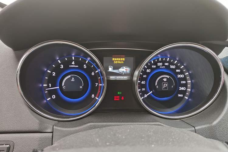 Used Hyundai Sonata 2014 2.4L Automatic Leading Edition China IV Standard Odometer Close Up