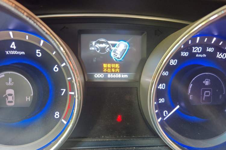 Used Hyundai Sonata 2014 2.4L Automatic Leading Edition China IV Standard Odometer Close Up