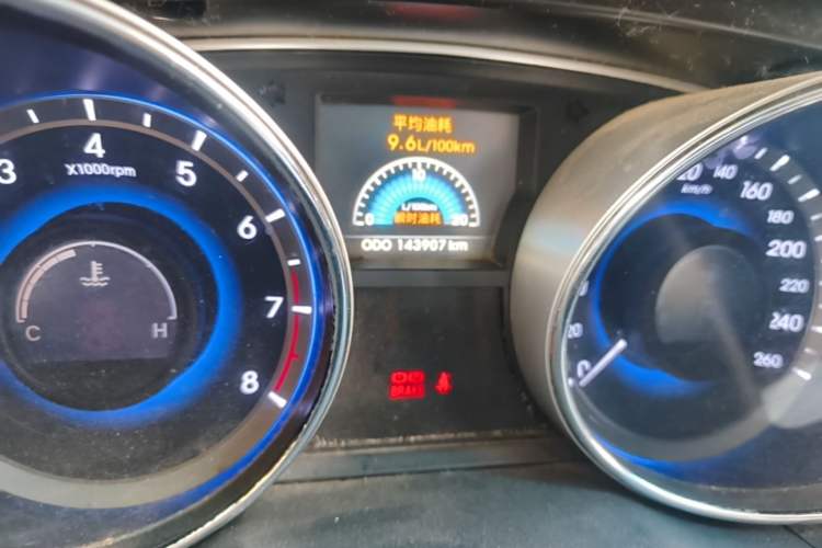 Used Hyundai Sonata 2014 2.4L Automatic Leading Edition China IV Standard Odometer Close Up
