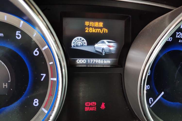Used Hyundai Sonata 2014 2.4L Automatic Leading Edition China IV Standard Odometer Close Up