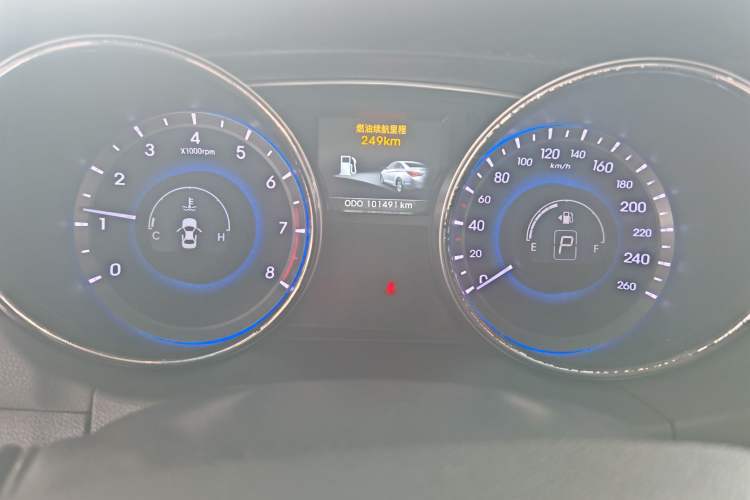 Used Hyundai Sonata 2014 2.0L Automatic Luxury Edition Odometer Close Up
