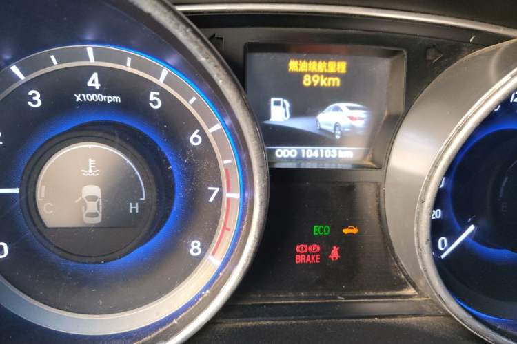 Used Hyundai Sonata 2014 2.4L Automatic Leading Edition China IV Standard Odometer Close Up