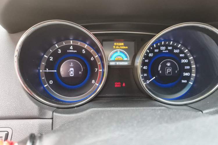 Used Hyundai Sonata 2014 2.4L Automatic Leading Edition China IV Standard Odometer Close Up