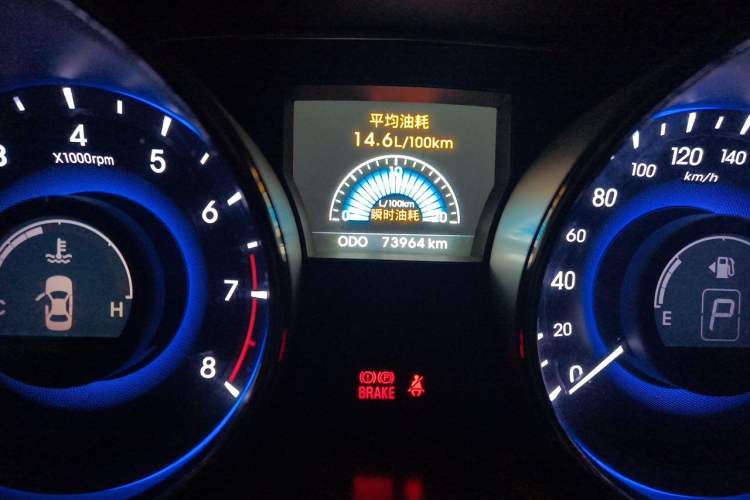 Used Hyundai Sonata 2014 2.4L Automatic Leading Edition China IV Standard Odometer Close Up